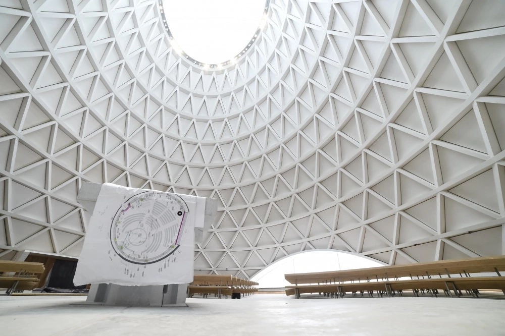 Holzkirchen, Kirche — © Blick ins Innere des Neubaus der katholischen Kirche St. Josef. Foto: Andreas Gebert/Archiv