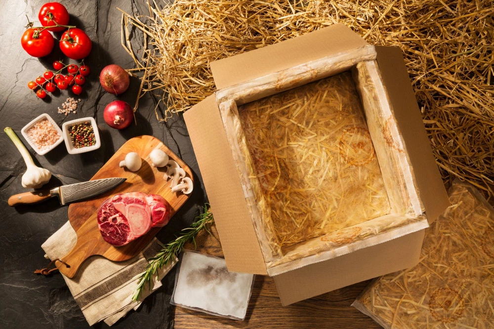 Landpack Fleischbox Stroh Bio — © Bild: Landpack