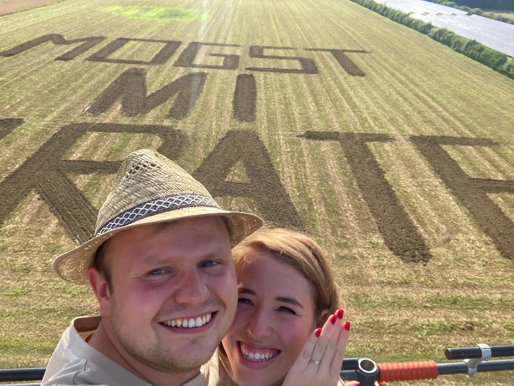 Heiratsantrag aufm Feld — © Bild: Privat / Stefan Zehetmair
