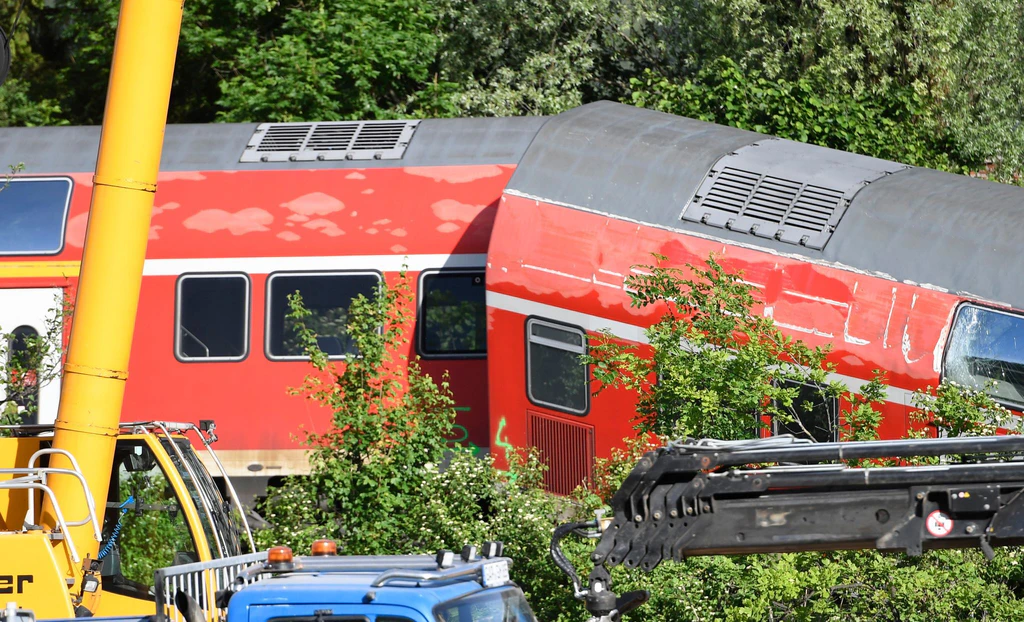 Zwei Bahnmitarbeiter sollen nach dem tödlichen Zugunglück von Garmisch vor Gericht. (Archivfoto)  — © Uwe Lein/dpa
