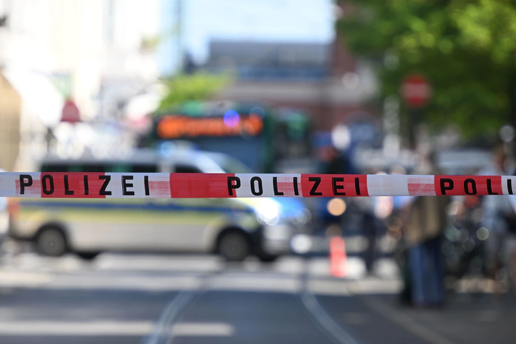 Bei einem muslimfeindlichen Messerangriff in München waren im Juli zwei Männer verletzt worden. (Archivbild) — © Felix Hörhager/dpa