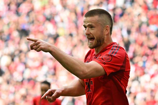 Eric Dier jubelt nach einem Tor für die Bayern - in einem seiner womöglich letzten Spiele für München. — © Peter Kneffel/dpa