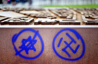 Erschreckende Bilanz: Die Zahl antisemitischer Taten hat sich binnen zwölf Monaten verdoppelt. (Archivbild) — © Daniel Reinhardt/dpa