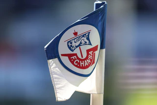 Das Spiel zwischen der SpVgg Unterhaching und Hansa Rostock soll nun am 7. Mai stattfinden. — © Danny Gohlke/dpa-Zentralbild/dpa
