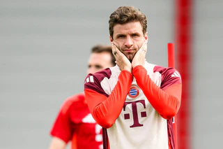 Was mache ich bloß? Die Zukunft von Thomas Müller ist offen. — © Tom Weller/dpa
