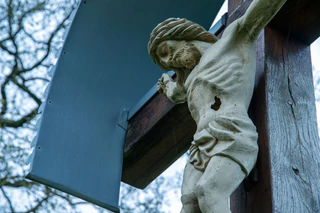 Die Christen in Bayern erinnern am Karfreitag an Jesu Kreuzestod. — © Pia Bayer/dpa