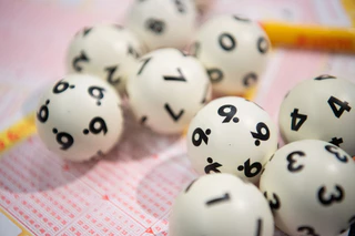 Nach einem Lotto-Spiel gewann eine Person aus Bayern mehrere Millionen Euro. (Symbolbild) — © Tom Weller/dpa