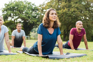 Yoga Workout Sport Outdoor Park — © Bild: Ridofranz/Istock