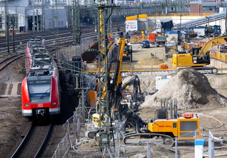 Nach derzeitiger Planung der Bahn sollen bis 2037 die ersten S-Bahnen über die zweite Stammstrecke fahren. — © Sven Hoppe/dpa