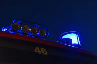  Die Feuerwehr brachte rund 40 Menschen aus der Firma in Sicherheit. (Symbolbild) — © Philipp von Ditfurth/dpa