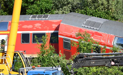 Zwei Bahnmitarbeiter sollen nach dem tödlichen Zugunglück von Garmisch vor Gericht. (Archivfoto)  — © Uwe Lein/dpa