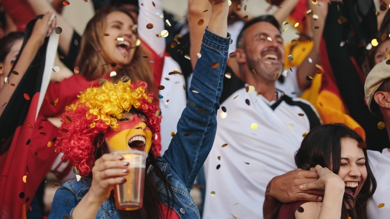 Beitragsbild: EM 2024 Achtelfinale Tickets Verlosung Fußball Europameisterschaft — © © Bild: iStock / Jacob Lund