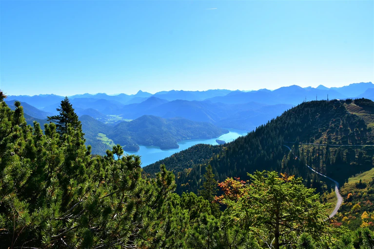 Walchensee, Herzogstand, Bayern, Wandern, Hütte, Berge, Berg — © Bild von RitaE auf Pixabay 