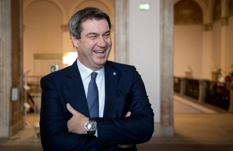 Söder Soeder_als_klassisch_60258950.jpg — © Markus Söder (CSU), Ministerpräsident von Bayern, kommt im bayerischen Landtag zu einer Plenarsitzung. Foto: Sven Hoppe/Archiv