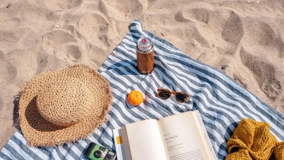 Urlaub, Strand, Reisen — © Photo by S'well on Unsplash