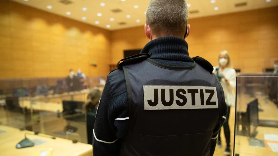 Polizei — © Credit: Friso Gentsch / dpa